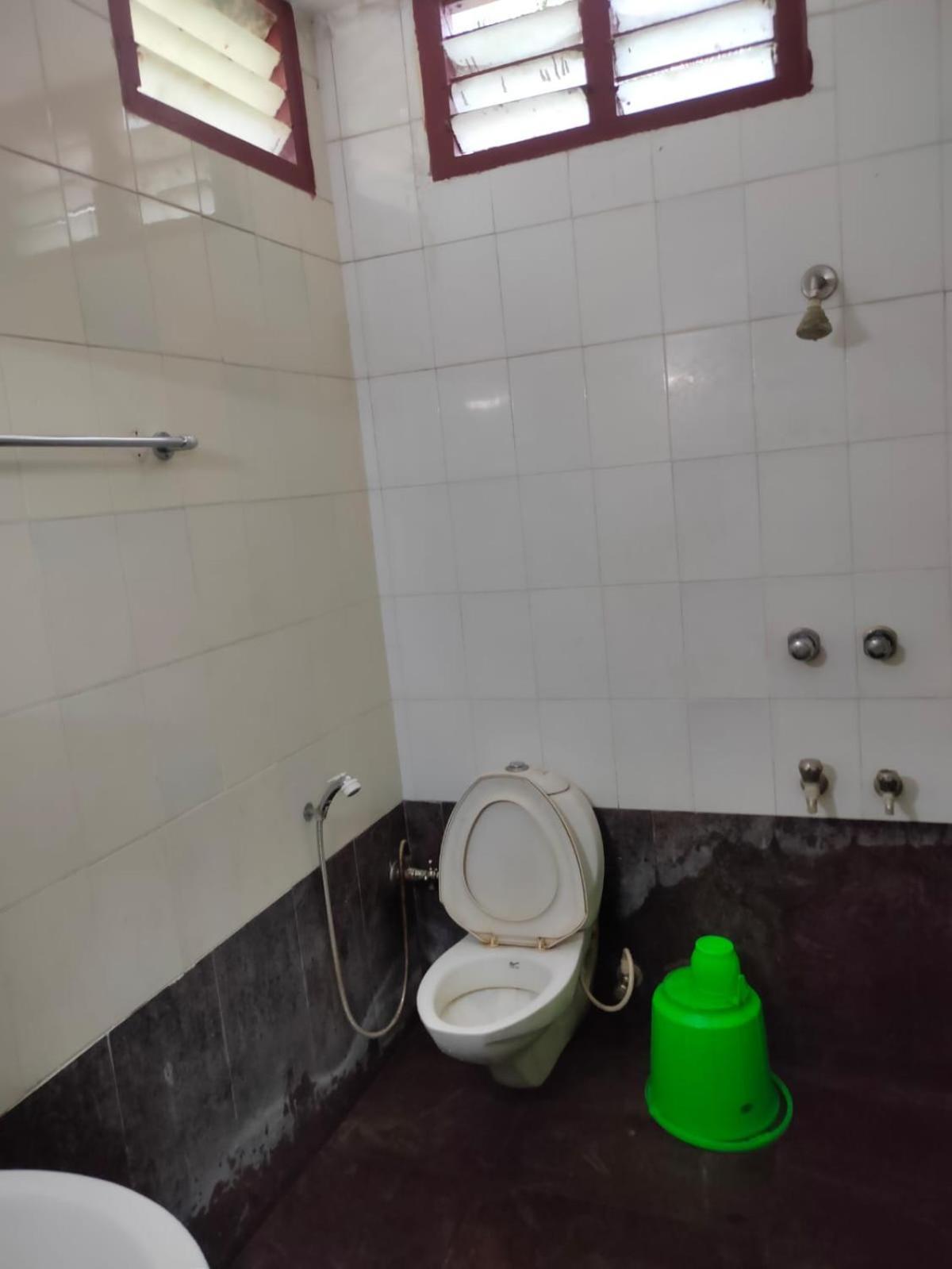 Anjana Hotels Тхени Экстерьер фото